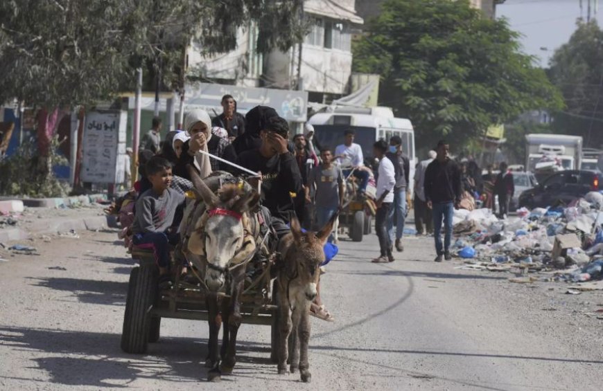 Abanyapaletina bakomeje guhunga amajyaruguru ya Gaza