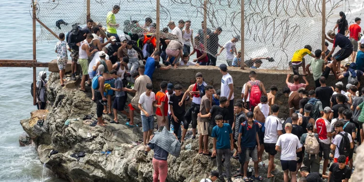 Morocco reveals it warned Spain before Ceuta migrant crisis